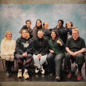 Charlotta Björck Instagram - Ni kommer se mer av oss.
Under ledning av Dilan & Moa:
Teater Källan!!!
Impro! Impro! Impro!
Så lyckligt LOTTAD att få vara en del av detta. Och inte minst: Tack Ulrika för en strålande workshop idag!
❤️
