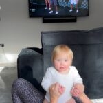 Charlotte Crosby Instagram - Why do I do my @blitznburn home workouts?! TO BE A POSITIVE INFLUENCE ON MY DAUGHTER 👊🏼👊🏼👊🏼 P.s look at her doing the star jumps with us at the end! 😍😍
