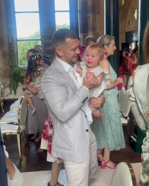 Charlotte Crosby Instagram - Fave photo dump of the year ❤️
Congratulations to my cuz @swanstagram and the most beautiful bride @lizziewood_x the newly weds 🤍🤍🤍🤍 the most perfect and amazing day ❤️