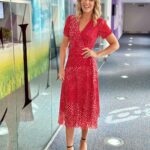 Charlotte Hawkins Instagram - Love a Bank Holiday weekend! ❤️ Make the most of it, join me tonight from 7pm on @classicfm & I’m on for an extra hour til 10pm helping to see in the Movie Music Hall of Fame which starts tomorrow 9am! My Young Classical Star is the brilliant @eyepitydafu✨🎶 #classicfm #youngclassicstar #sunday #sundayevening #sundaysoundtrack #smoothclassics #smoothclassicsatseven #classicalmusic #relaxingmusic
