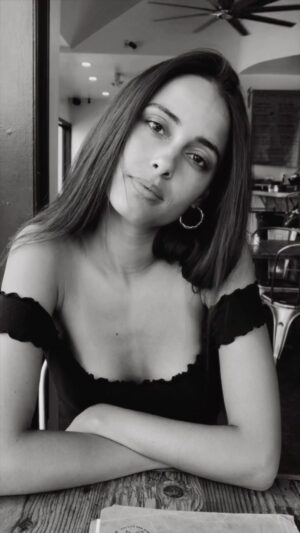 Chelsea Gilligan Instagram - POV: “Do You want fries with that?”