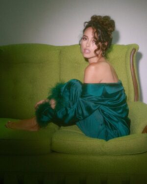 Chelsea Gilligan Instagram - Caught a Vibe💚