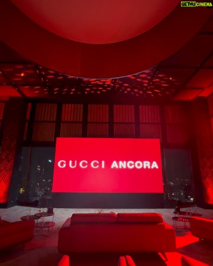 Chelsea Islan Instagram - Recap of GUCCI Ancora’s Fashion Show viewing last week! ✨ @gucci @sabatods #GucciAncora Park Hyatt Jakarta