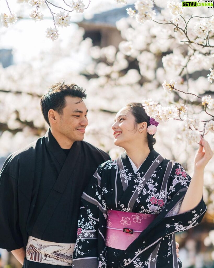 Chelsea Islan Instagram - Underneath the Blossoming Cherry Trees 🌸🤍 Thank you so much for capturing this beautiful moment. For those of you who wants to capture moments with your loved ones, contact @sweet.escape 🎀 Here’s my promo code: CHELSEAISLAN10. It’s a 10% off + 10 extra downloadable photos that can be used in all SweetEscape’s available destinations! ✨ Kyoto, Japan