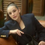 Chelsea Islan Instagram - At Gucci Women’s FW23 private viewing session at @parkhyatt_jakarta 🌟 #GucciFW23 #WFW @gucci 📸: @ifanhartanto Park Hyatt Jakarta