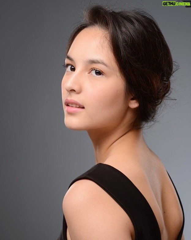 Chelsea Islan Instagram - 10 tahun yang lalu. Satu dekade berkarya di Industri Perfilman. #SenimanMudaBerkarya 🎞🎥