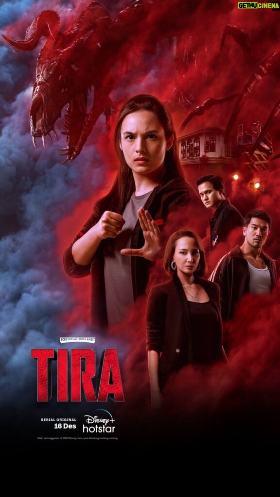 Chelsea Islan Instagram - Throwback to #TIRA Gala Premiere 🖤