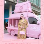 Chelsea Islan Instagram - Visiting The Coach Tabby pop-up tour at The Crystal Outdoor, Senayan City 💗 #CoachNY #InMyTabby @kanmogroup.fashion @coach