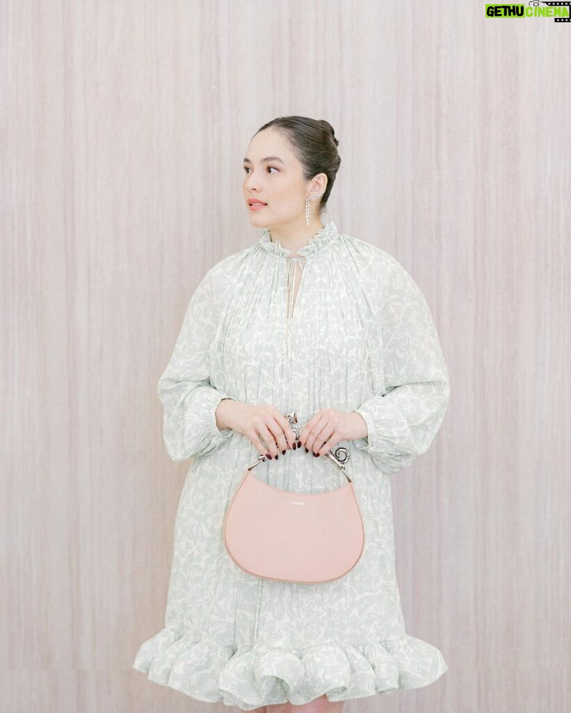 Chelsea Islan Instagram - Honored to be the Muse of Lanvin. Amazed by the unique and elegant soft pink hobo cat bag! Dressed up in @lanvin 🤍