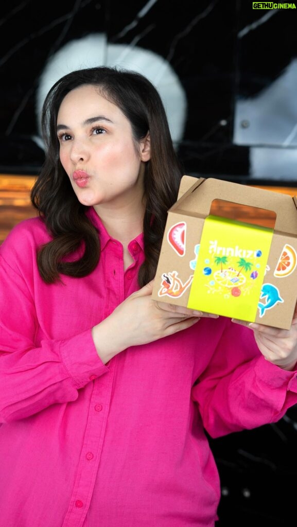 Chelsea Islan Instagram - DrinkIZI Prebiotic Soda Variety Pack! ✨ The most awaited and anticipated Prebiotic Soda 🫶🏻 The first-ever locally made and produced Prebiotic Soda in Indonesia! A healthier alternative and solution for soda enthusiasts, featuring real fruits, natural ingredients, and fewer calories. Not only does it promises a delightful taste, but it also contributes to boosting your overall immune system and digestive health. Sip your way to a happy gut as the prebiotics work their magic, complemented by the antioxidant boost from honey. It’s a sweet, tangy delight that’s oh-so-good for you! Cheers to a gut-loving journey and an IZI Lifestyle! DrinkIZI and Take it IZI! 🫧 🩷💜💙💛🧡💚