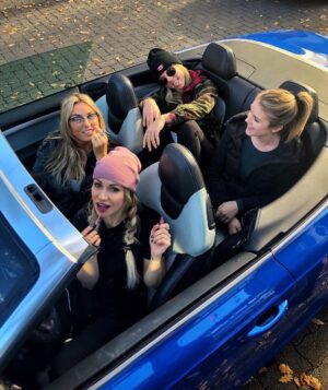 Chelsey Reist Instagram - get in loser, we’re going fall cruisin’. #basic