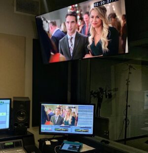 Chelsey Reist Instagram - been in the studio finalizing one of my four new projects. a beautiful movie coming out this saturday on @hallmarkmovie 🙌🏼 #thechristmasring 10 pm/ 9 c
i’ll keep you posted with the deets 🤟🏼
