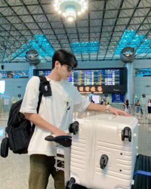 Chen-Kang Tang Instagram - 轉個身份、換個心情、回家玩玩
❤️❤️❤️

@worlds_no_1_gtv 
@brandt.inc 
@gerryoutdoorsjapan 
#gerryoutdoorsjapan 
@evaairways 
#皇璽桂冠艙
