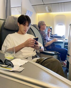 Chen-Kang Tang Instagram - 轉個身份、換個心情、回家玩玩
❤️❤️❤️

@worlds_no_1_gtv 
@brandt.inc 
@gerryoutdoorsjapan 
#gerryoutdoorsjapan 
@evaairways 
#皇璽桂冠艙