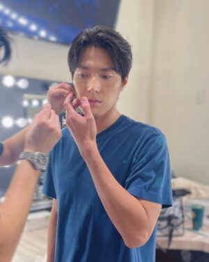 Chen-Kang Tang Instagram - 再次有機會踏上這個舞台
心中充滿感謝
@story_works ❤️
所有的對手演員們❤️
所有的舞台人員和小將們❤️

所有來看戲支持的觀眾、朋友
對你們只有說不完的LoVe🥰
台北場 演出結束🥳🍾️

台中場 下個月見🤤