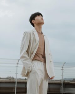 Chen-Kang Tang Instagram - 誠實的面對自己 簡單的面對世界 @boss #ThisIsBOSS