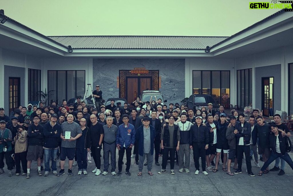 Chen-Kang Tang Instagram - 一起打過的美好戰役 一起留下的點滴回憶 一起完成的角頭影集 珍惜有這些戰友們的138天 你們真的好棒❤ 謝謝宏哥、姜哥、姚哥 和所有兄弟們 真心感謝 江湖再見🤟 #潘帥 #角頭影集 #角頭宇宙