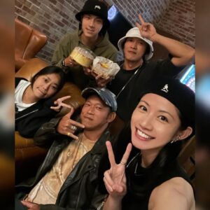Chen-Kang Tang Instagram - 渡過了心情起伏最劇烈的一年
感謝上帝讓許多天使陪伴在我身邊
包容並托住我不顧一切的任性
想對天使們說，能遇見你是我的幸運
所有的溫暖與感動都會深藏在心裡
帶著所有的美好，會不斷努力成為更好的自己
也想對自己說，唐振剛 你盡力了 你很棒未來會更美好的 ❤️

生日快樂！！🎉🍾️🎂