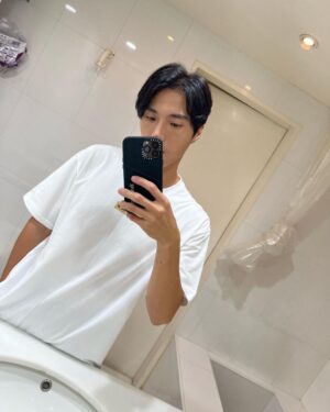 Chen-Kang Tang Instagram - 連假結束
中秋節快樂❤️
晚安😴