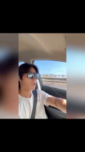 Chen-Kang Tang Instagram - 臨時起意的潛水 好久沒到看看東北角海裡的朋友們 很喜歡在水裡只剩下二級頭換氣聲 只感受到自己的心跳 只專注在自己的狀態和周圍朋友群的歡迎 只被大自然溫柔的包圍了 所有沈痛與疲倦都被海水隔離 就靜靜的陪伴著… 謝謝大將在我這麼臨時說要去 還帶著我看了許多不一樣的美景 下次去海享住一晚，我們潛遠一點、深一點🤿❤️ @dj.diving @d.j_yang @sealavie66 將Diving