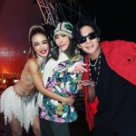Chermarn Boonyasak Instagram - Concert @landofmusicth ครั้งแรก ที่ราชบุรี อากาศหนาวเย็นสบาย กับ concert มันส์ๆๆๆ สนุกมากๆ ปีหน้าเจอกันใหม่นะค้า 🫶🏼❤️🎅🏻😋 Land Of Us Camp