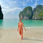 Chermarn Boonyasak Instagram - อ้วนแล้วก็วิ่งเก่ง 🐒 #ปีหน้าจะผอมล้าววว อ่าวมาหยา Maya Bay, Krabi