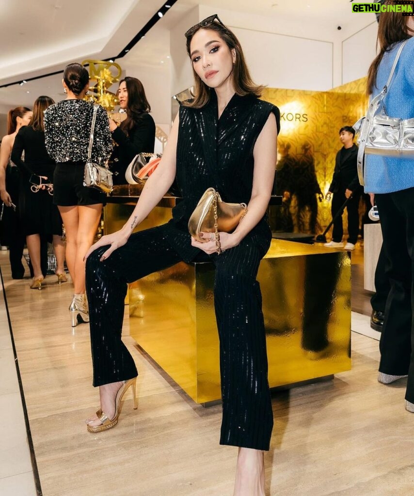 Chermarn Boonyasak Instagram - Michael Kors Celebrates Holiday 2023 with the highlight of the Official Launch on our Empire Signature Logo Collection ❤️🎅🏻🍾🎄 @MichaelKors #MichaelKors #MichaelkorsThailand #Valiram