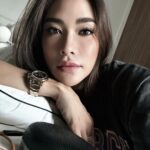 Chermarn Boonyasak Instagram - สวยหุ่นทรงกลมน่ารัก ไม่งอแงเสียงดีมาก พกพาสดวก อุ้มไปได้ทุกที่ หมายถึงลำโพงนะคะ ไม่ใช่ตัวมัมนะคะ 👅🙃 #BeoSoundA1 #BangOlufsen #BangOlufsenRTB #BangOlufsenTH #Timeless #Luxury #Technology @gadgetbyrtbtechnology