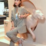 Chermarn Boonyasak Instagram - A story of self-discovery, strength & kindness.. Burberry Goddess น้ำหอมใหม่สำหรับสาว Goddess อย่างพวกเรา ได้กลิ่นแล้ว หลงรักจนหมดใจกับ น้ำหอม Trio Vanilla แถมตัดความหวานให้ fresh ด้วยกลิ่นลาเวนเดอร์ พลอยเลยหอม หวานแต่ไม่เลี่ยน รีบมาเป็นสาว Goddess กันนะทุกคน #BurberryGoddess #CentralDepartmentStore Bangkok, Thailand