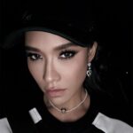 Chermarn Boonyasak Instagram - หลงตัวเองนิดหน่อย แต่ถ้าหลงบ่อยๆก็เธอนี่แหละ 😳 🦭🦭 @matarastudio @usstyle_ Bangkok, Thailand