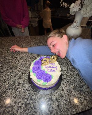Chloe Lukasiak Instagram - Thank you so much for all of the birthday wishes last week ✨ I’m so grateful for my friends, family, and all of you (and thank you for 8M!) 🤍