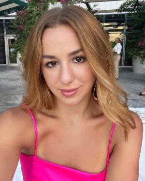 Chloe Lukasiak Instagram - I’m getting my hair done in a few hours 🤍 Which color have you liked best so far?
