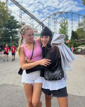Chloe Lukasiak Instagram - Kennywood day 🎢 Went on 2 rides & ate lots of food
