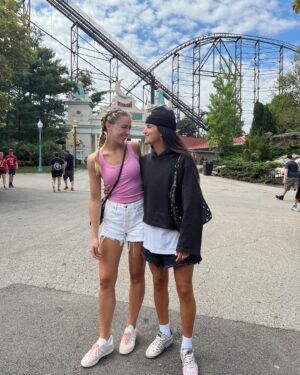 Chloe Lukasiak Instagram - Kennywood day 🎢 Went on 2 rides & ate lots of food