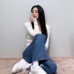 Cho Yi-hyun Instagram - 🤎 #캘빈클라인 #mycalvins #캘빈클라인풋웨어