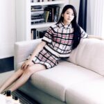 Cho Yi-hyun Instagram - 들판에 만개한 꽃들이 저를 안아주는 것 같은 풍성한 플로럴 프루티 향. 라 콜렉시옹 프리베 쟈스망 데 쟝주의 산뜻한 향기로 일상을 우아하고 향기롭게 만들어보세요. #라콜렉시옹프리베 #쟈스망데쟝주 #DiorLaCollectionPrivée #디올뷰티 #디올향수 #DiorParfums @dior