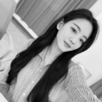Cho Yi-hyun Instagram - 셀카를 찍어 봤습니다😬✌️ 5월이네요, 모두 몸도 마음도 건강하시길🤎