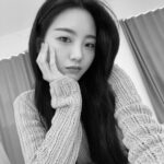 Cho Yi-hyun Instagram - 셀카를 찍어 봤습니다😬✌️ 5월이네요, 모두 몸도 마음도 건강하시길🤎