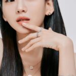 Cho Yi-hyun Instagram - Happy Holidays with @tiffanyandco 💍 . #Tiffanyandco #ATiffanyHoliday #TiffanyPartner #티파니앤코 #티파니홀리데이