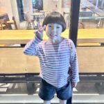 Choi Ja-woon Instagram - 파주—>수원 1시간10분 🚙75km 오늘 차 너무막힘 😭😭 금요일이기도하고 추석연휴가 있어서 미리 내려들 가는지 3시간걸림 휴 😅 어찌어찌와서 밥먹고 촬영 대기중. . 오늘도 잘하고 가자 🥰🫶🏻홧팅! 촬영대기하면서도 즐거운자운이❣️ 기다림에 익숙한 . .자운이❣️ 피곤하고힘들어도 촬영하는게 좋다는 자운이❣️ 내일은 신나는주말즐기기💕 Thanks to @firstactors_official @casting_cu @casting_julie #최자운#아역배우#키즈모델 #드라마#영화#광고#tvcf #촬영#촬영대기중#촬영스케치 #kids#kidsmodel #kidsactor #kidsinfluencer #kidsfashion #차막힘🚘 #3시간정체드라이브