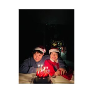 Choi Ja-woon Instagram - 메리크리스마스 🎄🎁 #메리크리스마스 #12월25일🎄 #즐거운하루되세요🌸 #merrychristmas 🎄🎁🎅 #kids#kidsactor #kidsmodel #kidsinfluencer #casting