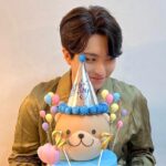 Choi Young-jae Instagram - 오늘 생일 기분이째집니다. #아가새 여러분들 소중한 토요일에 저 보러 찾아와주셔서 너무너무 고마워요 오늘하루 푹쉬고 내일도 푹쉬면서 놀아요~? 고맙고 사랑합니다💚 아 그리고 바쁠텐데 깜짝으로 찾아와준 재범형 고마워🧡 @jaybnow.hr