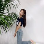 Chou Tzu-yu Instagram – It’s awesome having you around! Thank you, LA♡♥︎✌︎