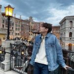 Chris Chiu Instagram - 上次來迪士尼是10年前OMG 不管幾歲來這就會變小孩😁🧡 #迪士尼