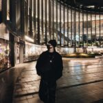 Chris Chiu Instagram - 冷到不行！還是要穿好看點 拍些照！ 這才是聖誕的節奏吧！？