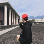 Chris Chiu Instagram - 好天氣出去走走 第一次來到農禪寺，直接被震撼到了！ 🙏🙏🙏🙏 妳們有去過嗎？真的可以去走走看看拜拜 #農禪寺