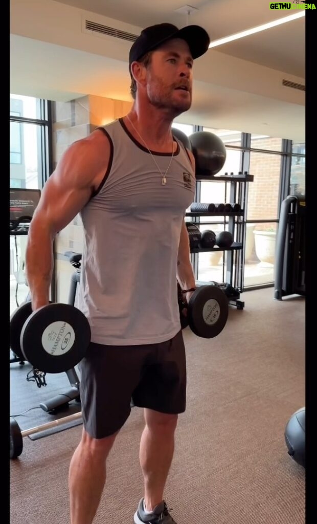 Chris Hemsworth Instagram - I love this type of workout. Being able to cover a lot of bases, explosiveness, strength, stability, speed and hypertrophy helps me feel functional and strong 💪 Workout -ball slam, over head farmers carry, squat/curl/press, kettle bell snatches, tricep extension, under hand bent over row and sprints. Continually moving for around 40 minutes. Thanks @centrfit for the inspiration