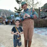 Chris Lai Instagram - 峰峰從小就很喜歡 Olaf 今次終於可以喺香港見到佢 多謝特別的邀請 令全家人都有一個快樂體驗 @hkdisneyland @disneyfrozen #WorldofFrozen #HKDisneyland #LetItGoLikeNeverBefore
