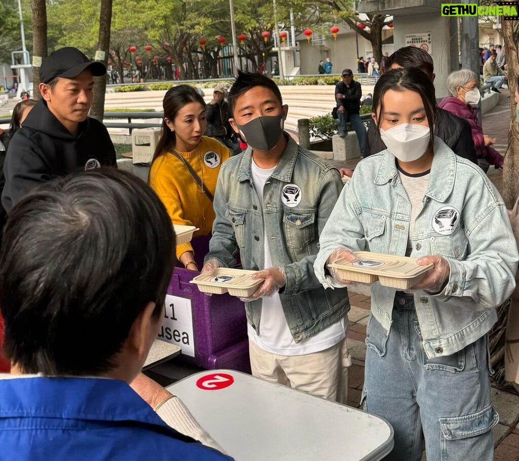 Chris Lai Instagram - What a year, 2024 off to a great start! We were able to organize the “2024 新年送暖派熱飯” event in partnership with 「Heung Foundation」, along with the support of the 「Shatin Women’s Association」. And at this event, we successfully donated 150 meal boxes to those in need. I am very grateful to run out this charitable event with @chantelyiu @thm___ @cht.cindy @lokyilai Thank you once again for all the support for Gaia For All.