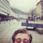 Christian Mikkelsen Instagram - Tilbake i min favoritt-overskyede-by, Bergen, for å gjøre stand up på Ricks i kveld og i morgen! Ta gjerne turen om du er lei av Fløienturer og slagsmål på Fotballpuben! #standupbergen